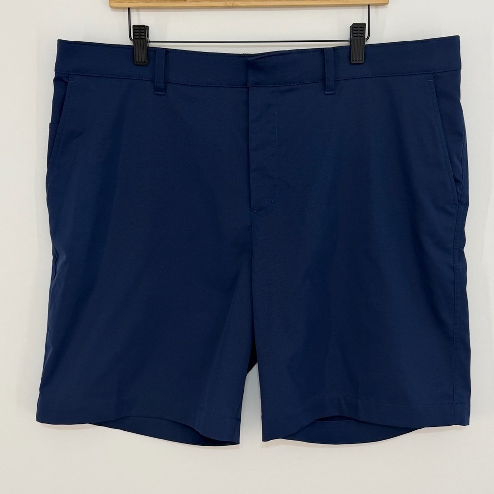 Nike Men's Navy Shorts Size 40